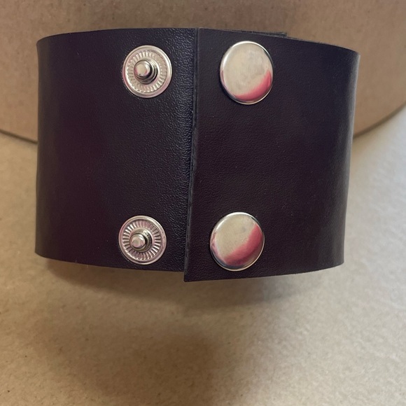 🎉❤️HOST PICK!! Juliette Silver Turquoise Cross Cuff Bracelet - Picture 2 of 3